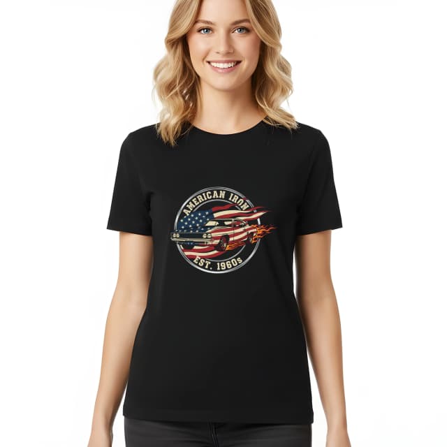 Női póló American Iron Retro Muscle Car a hatvanas évekből amerikai zászlóval és lángokkal