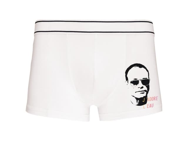 Francia elegancia boxeralsóval, egy csipetnyi szarkazmussal
